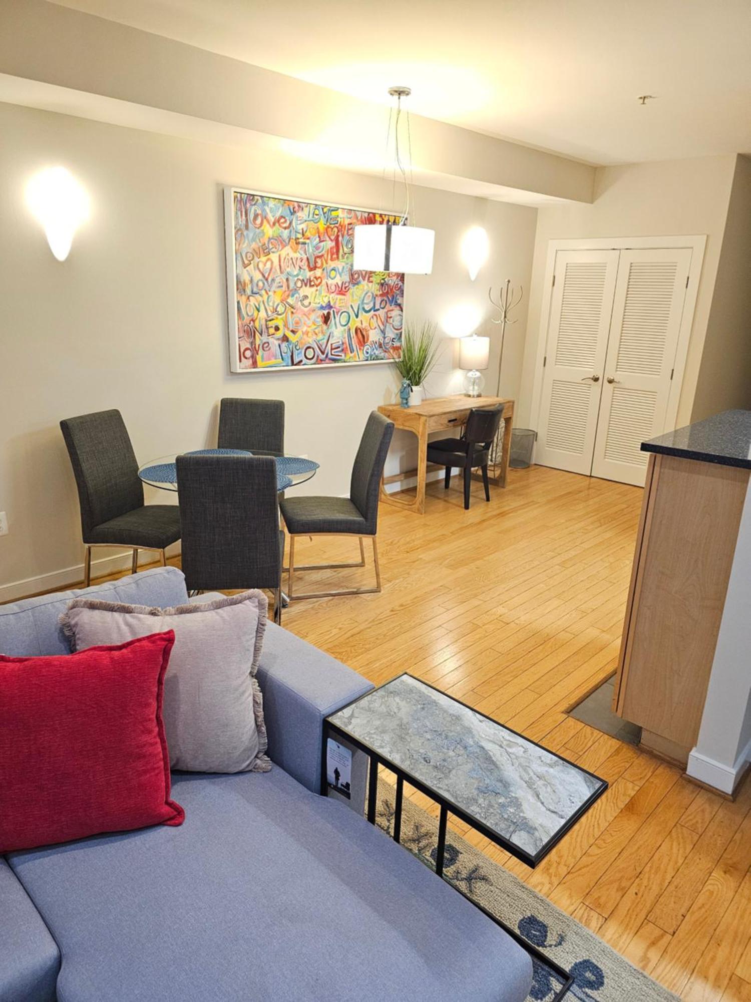 Bed & Breakfast Chic 2 Bedroom At 2121 Washington